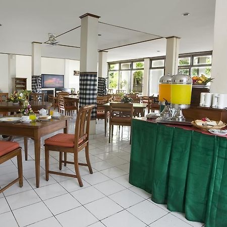 Hotel Ratna Kuta Lombok Exteriör bild