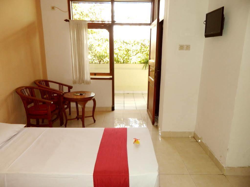 Hotel Ratna Kuta Lombok Exteriör bild
