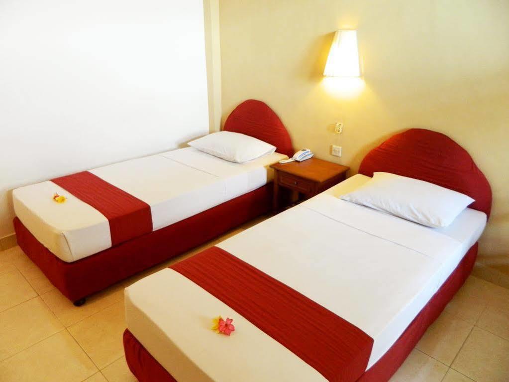Hotel Ratna Kuta Lombok Exteriör bild