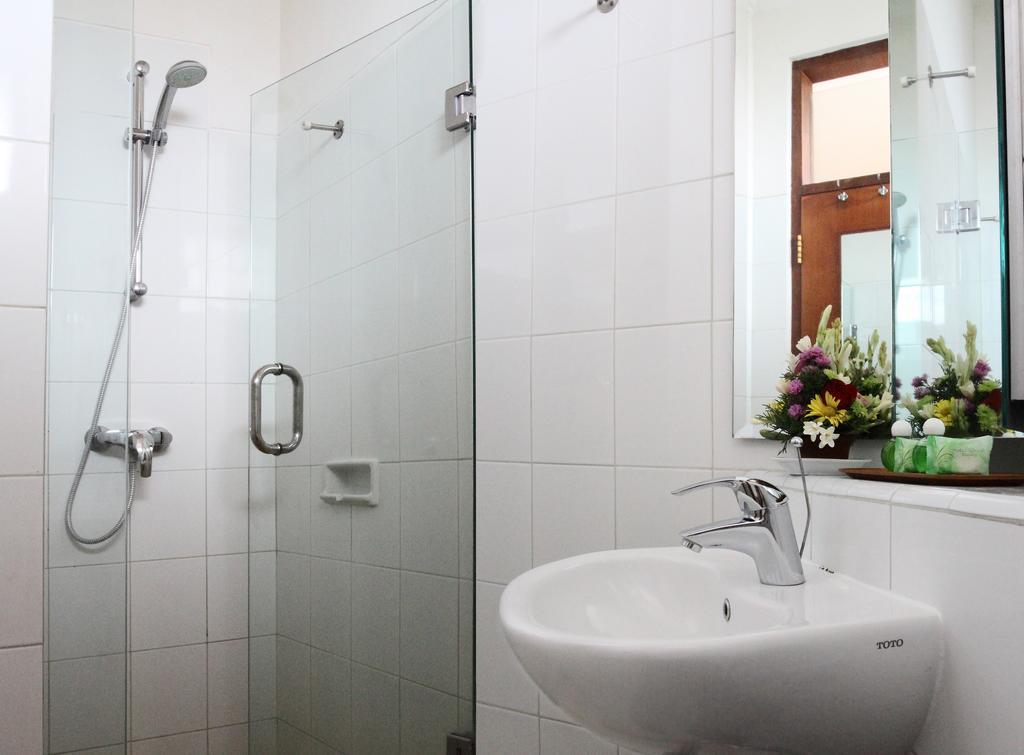 Hotel Ratna Kuta Lombok Exteriör bild